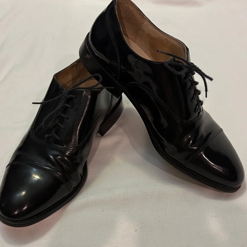 Elegant Black Patent Leather Cap Toe Men's Oxfords